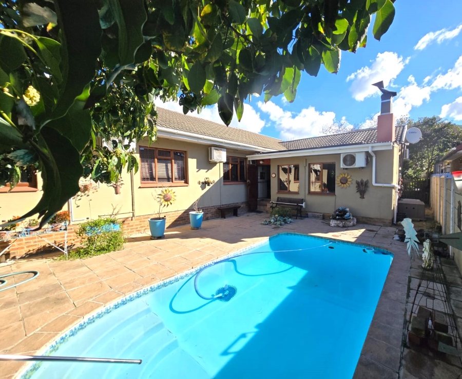 4 Bedroom Property for Sale in Paarl North Western Cape